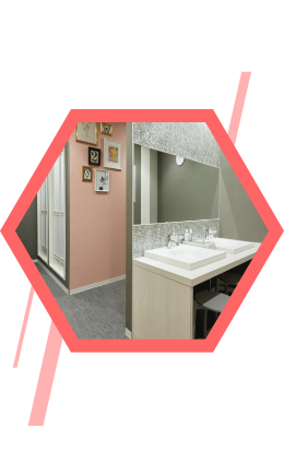 綺麗なロッカー&シャワールーム