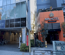 左手に見えるアパホテル隣接のヒューリック上野の森ビル(旧:上野の森ファーストビル)12Fがスタジオとなります